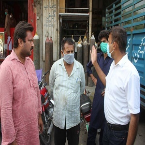 کورونا کے مریضوں کےلئے آکسیجن کی عدم فراہمی پر فیصل آباد انتظامیہ کی کارروائی