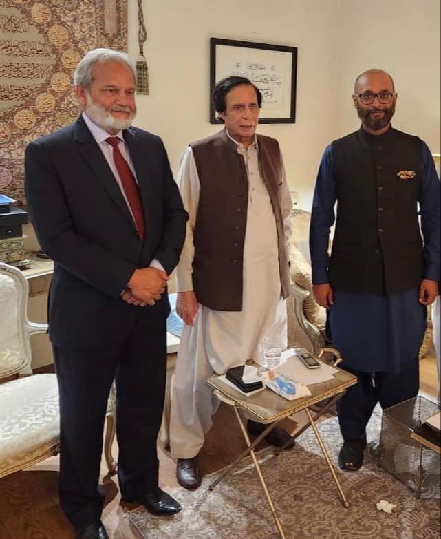 سابق وزیراعلی پنجاب سے ڈاکٹر عظیم الدین لکھوی اور وقاص حسن موکل نے ملاقات کی 