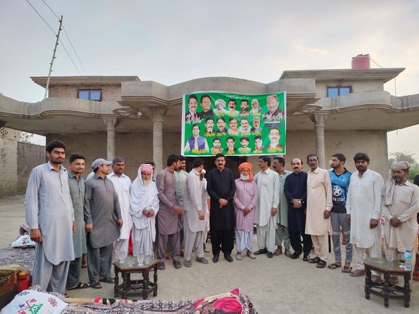 سابق وزیر داخلہ پنجاب کرنل سردار محمد ہاشم ڈوگر کی  پرویز اقبال    (مرحوم ) کے ڈیرہ پر آمد  