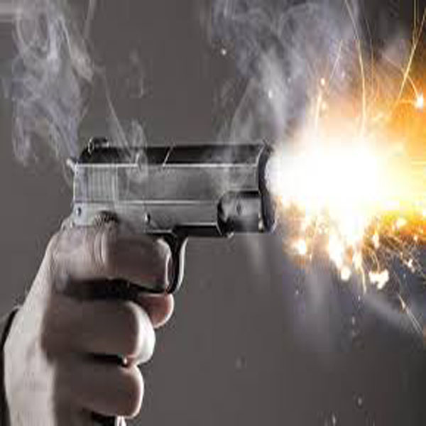 عدالت میں پیشی پر آنے والے دو گروپوں کے درمیان فائرنگ، 12 افراد زحمی   