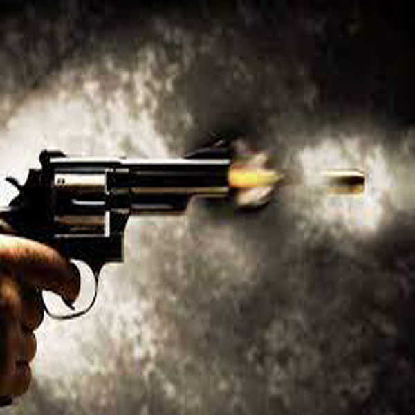 دیرینہ دشمنی پر مخالفین نے پیروی سے باز نہ آنے پر کچہری سے واپس گھر جاتے ماں بیٹے کو اندھا دھند فائرنگ  کر کے قتل کر دیا