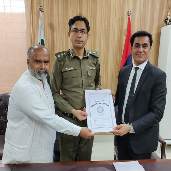 پولیس اور وکلا کے درمیان ایم او یو پر ڈی پی او قصور اور صدر ڈسٹرکٹ بار ایسوسی ایشن نے دستخط کئے  