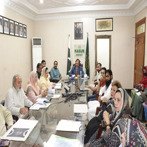 ڈپٹی کمشنر محمد ارشد بھٹی کے زیر صدارت محکمہ ایجوکیشن کی کارکردگی کے حوالے سے اجلاس  