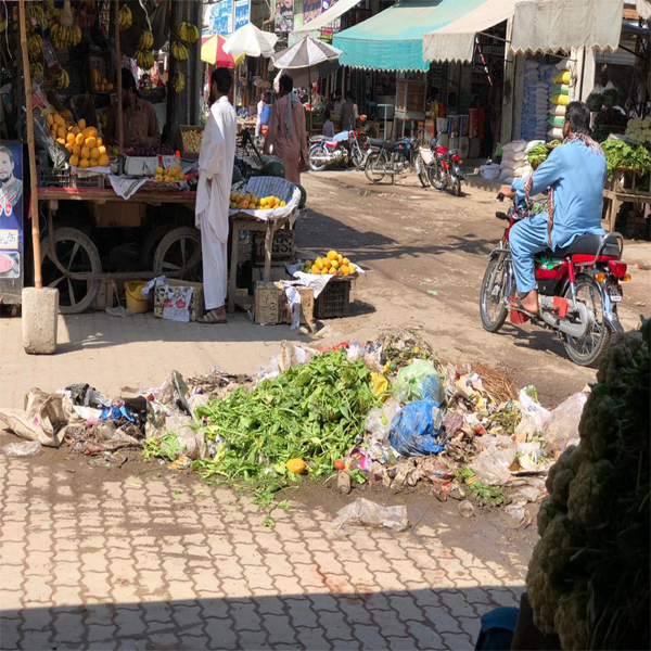 کنگن پور میں صفائی نہ ہونے کی وجہ سے جگہ جگہ گندگی کے ڈھیر  