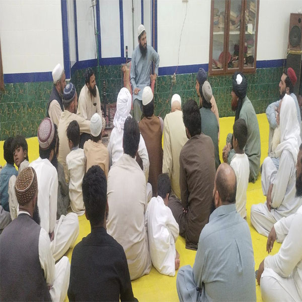 جامع مسجد اہل حدیث  میں فضیلتہ الشیخ حضرت مولانا محمد آصف سلفی صاحب درس قرآن ارشاد فرماتے ہوئے 