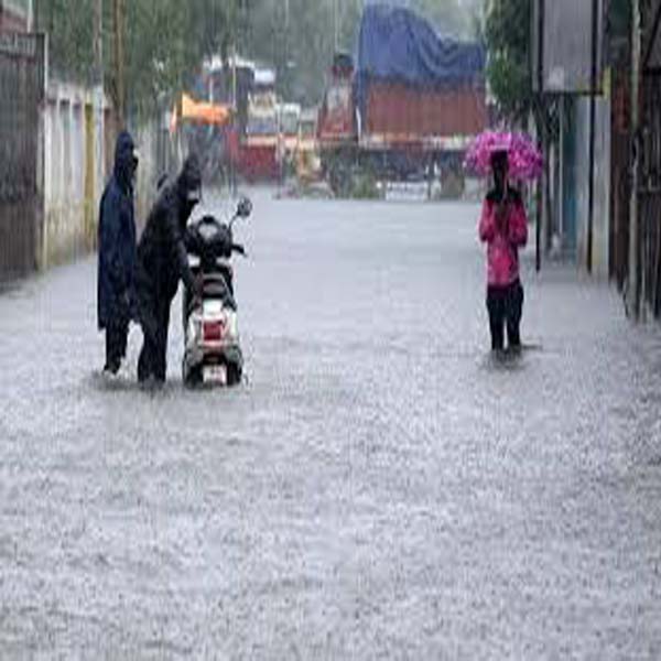 بارش نے انتظامیہ اور میونسپل کمیٹی کی کارکردگی کا پول کھول دیا  