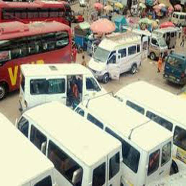 پٹرول  سستا ہونے کے باوجود ٹرانسپورٹرز کی من مانیاں 