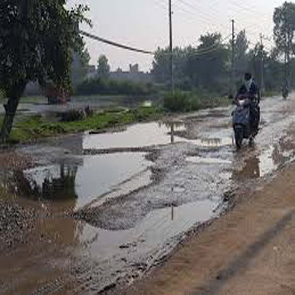 کھڈیاں تا چھانگا مانگا روڈ خستہ حالی کا شکار 