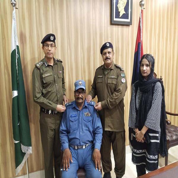 ترقی پانے والے پولیس افسران کو رینک لگانے کی تقریب  کا انعقاد 