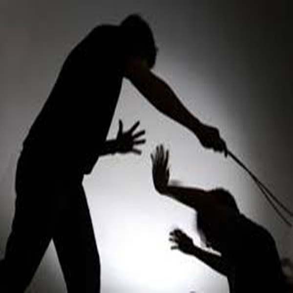 قاری کا طالبعلم پر تشدد 