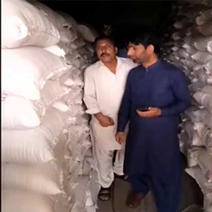 اسسٹنٹ کمشنر سمندری فیصل سلطان کا گندم خریداری مراکزسمندری اور ماموں کانجن کا دورہ