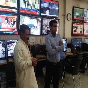 ایڈینشل ڈپٹی کمشنر فیصل آباد کا سکیورٹی کنٹرول روم کا دورہ 