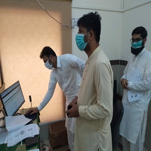  اسسٹنٹ کمشنر سمندری کا اراضی ریکارڈ سینٹر کا دورہ 