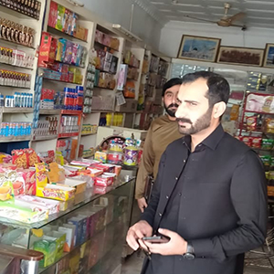 اسسٹنٹ کمشنر، شورکوٹ نے ضروری اشیاء کی قیمتوں کی جانچ کی