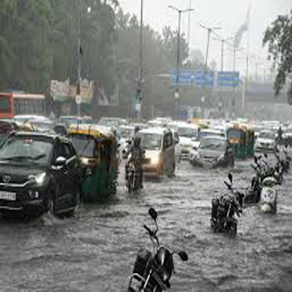 جمبر بارش کے بعد تالاب کا منظر پیش کرنے لگا ، انتظامیہ سوئی رہی  