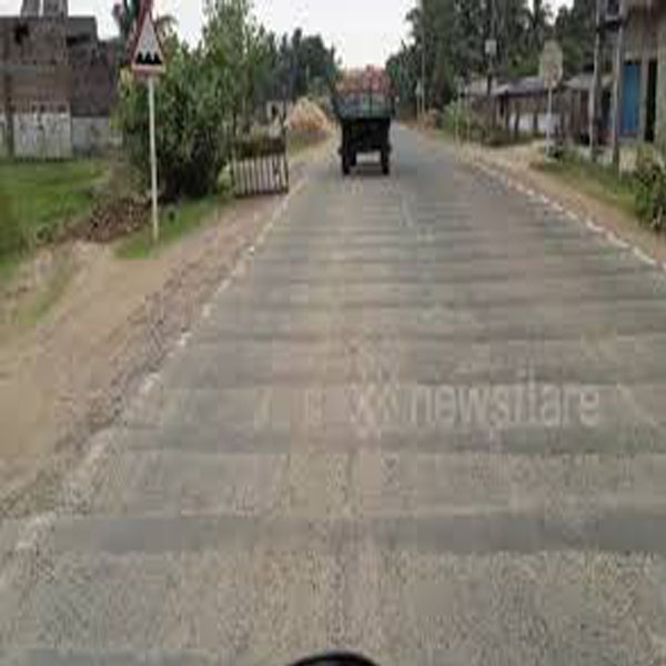 زیر تعمیر سڑک سست روی کا شکار ، شہریوں کی زندگی اجیرن  