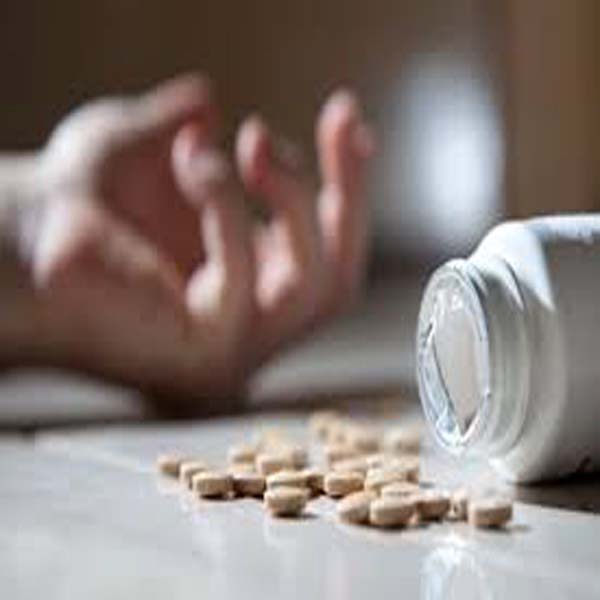 گھریلو ناچاقی پر خاتون نے زہریلی  گولیاں کھا کہ خودکشی کر لی 