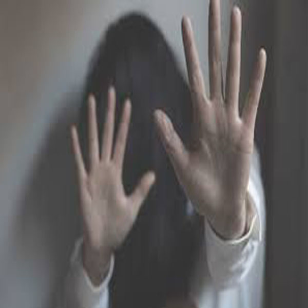  دو مختلف جگہ پر دو شادی شدہ خواتین سے زیادتی  