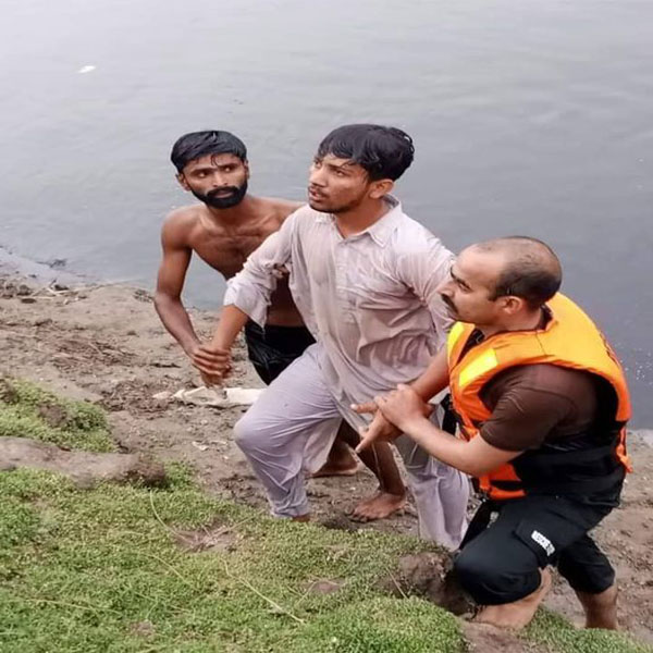 نہر میں نوجوان کی چھلانگ لگا کر خودکشی کی کوشش  
