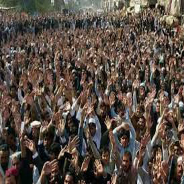   ڈی ایچ کیو میں ملازمین کا سیکرٹری ہیلتھ کیخلاف احتجاج  