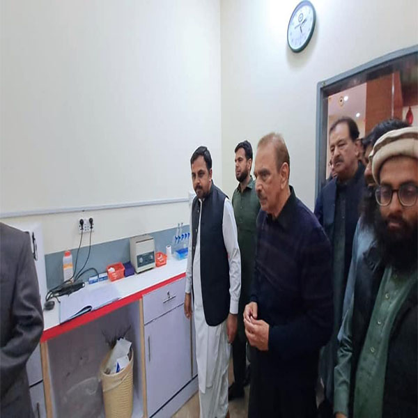 مسلم لیگ ن کے سابق ایم پی اے شیخ علاؤالدین کا احمد تھیلیسیمیا کئیر ہسپتال کنگن پور کا دورہ 