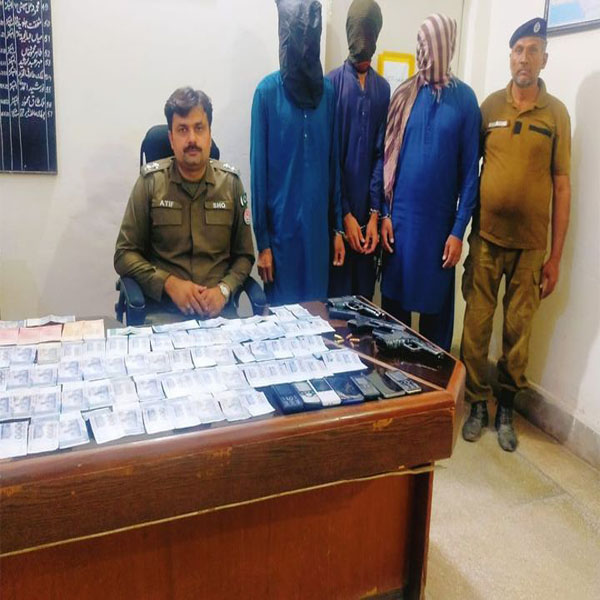 ڈکیتی اور راہزنی کی وارداتوں میں ملوث ڈکیت گینگ کے 3 ارکان گرفتار  