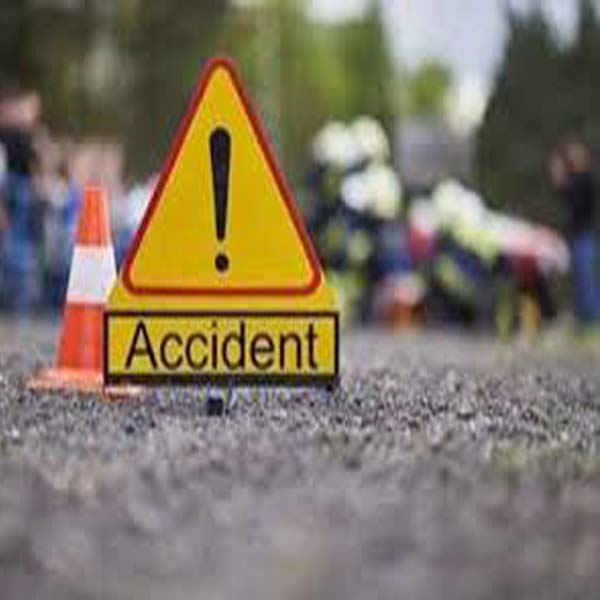 ٹرک کی ٹکر سے موٹر سائیکل سوار شدید زخمی  