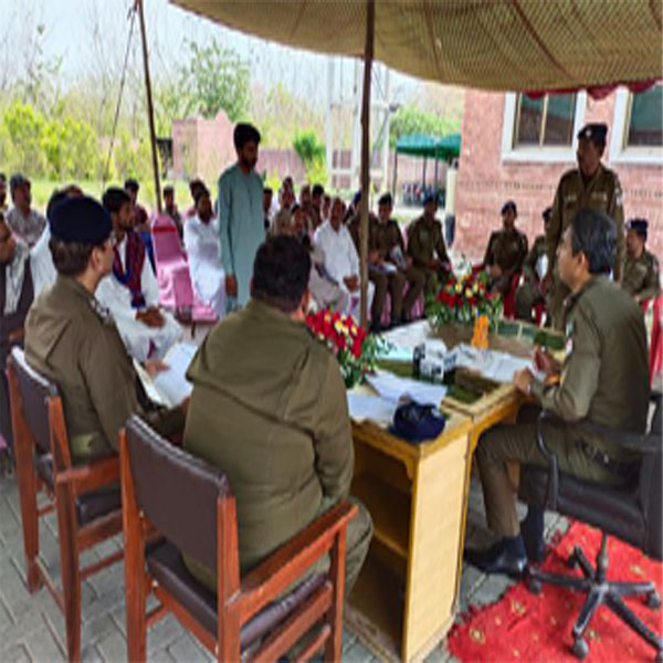 ڈی پی او قصور طارق عزیز سندھو کی تھانہ چھانگا مانگا کے سنگین نوعیت مقدمات کے مدعیان سے ملاقات  