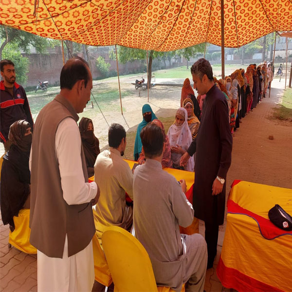 اسسٹنٹ کمشنرز کا اپنی اپنی تحصیلوں میں مفت آٹے کی فراہمی کے حوالے سے  انتظامات کا جائزہ 