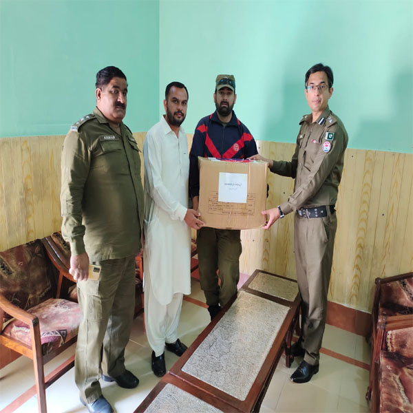 ڈی پی او قصور نے شہدا ء پولیس کے اہل خانہ سے گھروں میں جا کر ملاقات  