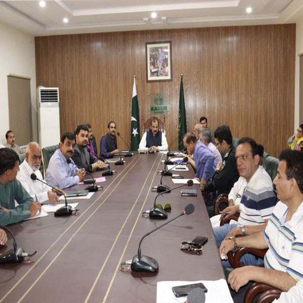 ڈپٹی کمشنر قصور کی زیر صدرات پٹرول پمپس کمیٹی کا اجلاس  