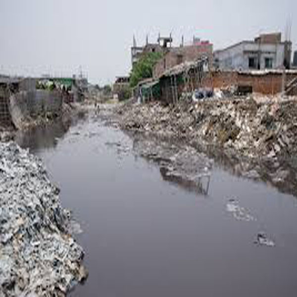 کہنہ روڈ پر گندگی کے ڈھیر ، تعفن اور بیماریاں پھیلنے لگیں  