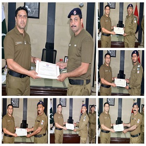 مقابلے میں ملزمان کومارنے والے پولیس اہلکاروں کے لئے تعریفی اسناد  