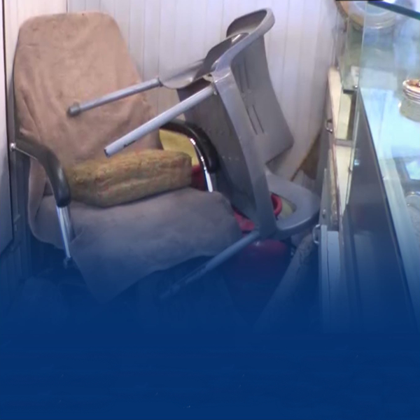 زیورات کی دوکان میں چوری کی واردات، چور لاکھوں روپے کے زیورات لے اُڑے