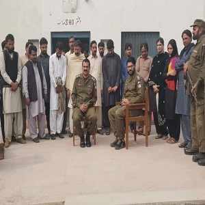 چک 483 گ ب میں مہندی کی تقریب میں پولیس بن بلائی مہمان 