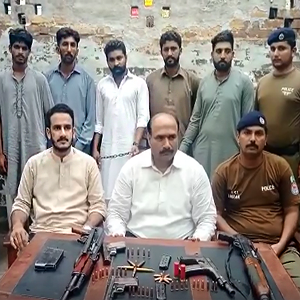 ناجائز اسلحہ رکھنے والوں کے خلاف کاروائیاں، 5 گرفتار