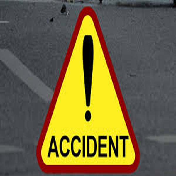 گاڑی کی ٹکر سے پولیس اہلکار زخمی  