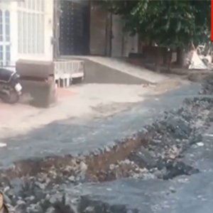 اقبال کالونی نئی بنائی گئی سڑک بیٹھ گئی