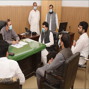 ڈپٹی کمشنر طاہر وٹو کی زیر نگرانی کھلی کچہری، عوام کے مسائل حل کئے 