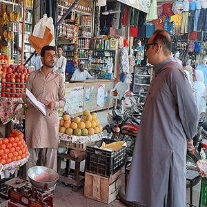 ڈپٹی کمشنر جھنگ کی مختلف مارکیٹوں میں قیمتوں کا جانچ