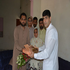 ڈی پی او جھنگ ڈاکٹر سردار غیاث گل خان کا شہدائے پولیس کے خاندانوں سے اظہار یکجہتی