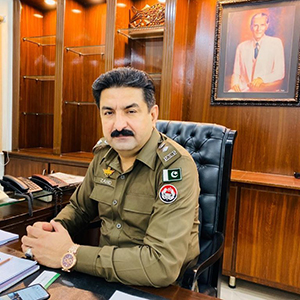 ڈی پی او قصور کا کنگن پور سے اغوا ہونے والے بچے گھر کا دورہ