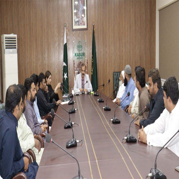 ڈپٹی کمشنر قصور محمد ارشد بھٹی کے زیر صدارت شوگر ڈیلرز ایسوسی ایشن کا اجلاس  