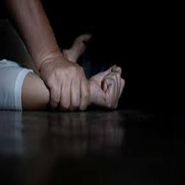 شادی شدہ عورت کے ساتھ اجتماعی زیادتی 