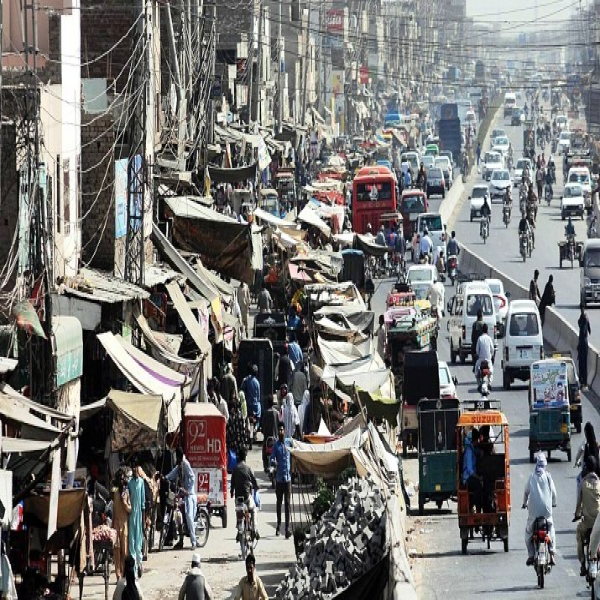 قائداعظم انٹر چینج  سے لے کر جلو موڑ تک تجاوزات کی بھر مار، شہری پریشان