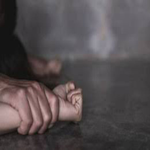 اوباش  نے  10سالہ بچی کو زیادتی کا نشانہ بنا ڈالا