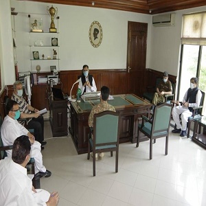 ڈویژنل کمشنرفیصل آباد عشرت علی کی زیر صدارت  انسداد کورونا کے حوالے سے اجلاس  