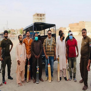 فیصل آباد میں  کرکٹ ٹورنامنٹ ہونے کی اطلاع ملنے پر چھاپہ، 10 کھلاڑی گرفتار، موٹرسائیکل اور ٹرافیاں ضبط