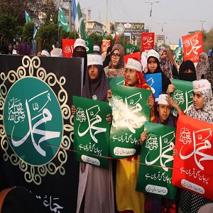 گستاخانہ خاکوں کیخلاف طالبات کی احتجاجی ریلی