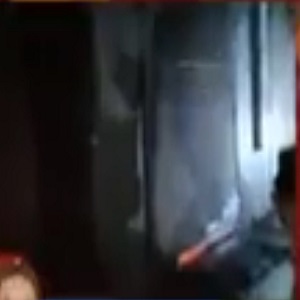 گوجرہ ڈاکخانہ کے قریب لنڈا بازار میں آگ بھڑک اٹھی، آتشزدگی سے  لاکھوں روپے کا سامان جل کر راکھ ہوگیا۔